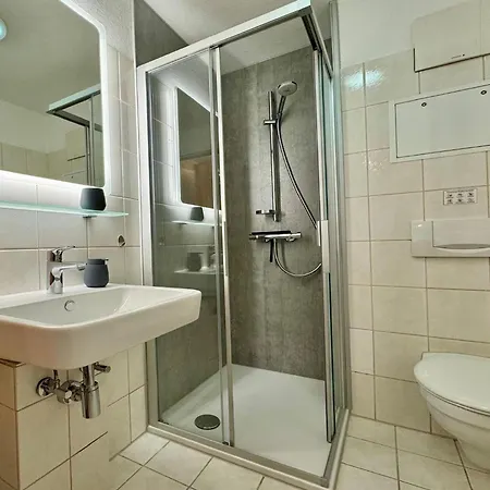 Stylische Mit Balkon Und Wlan Im Seepark Apartment Sellin (Rugen)